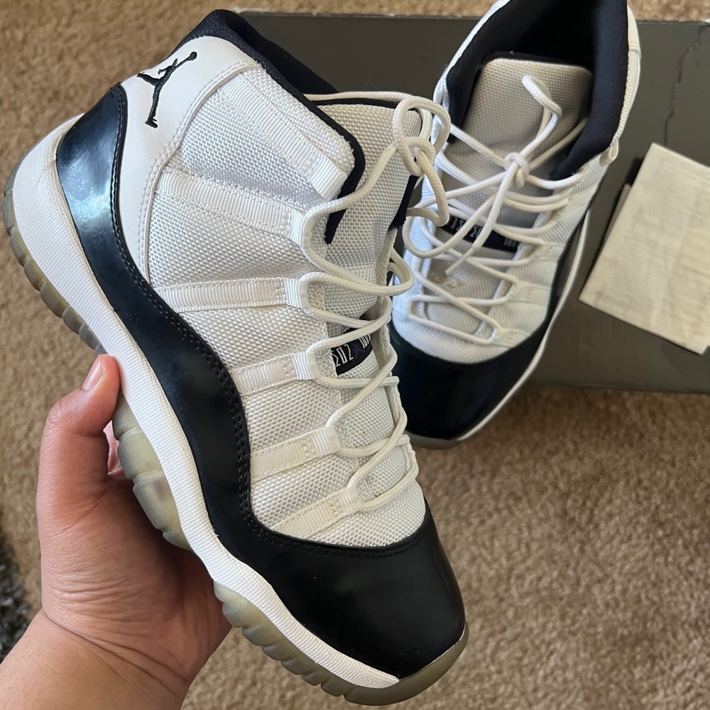 Air Jordan 11 ‘Concord’ 2011. Comes with receipt